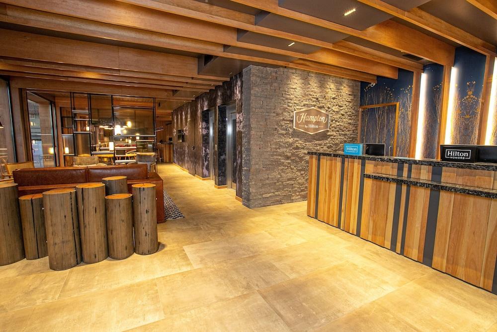 Hampton By Hilton Bariloche Hotel Exterior photo