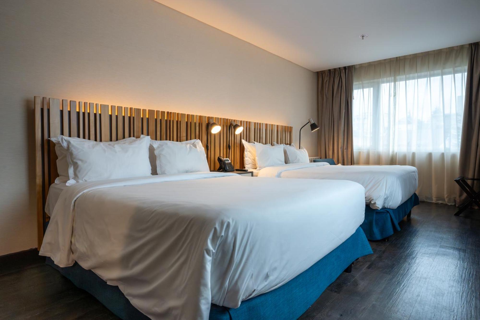 Hampton By Hilton Bariloche Hotel Exterior photo
